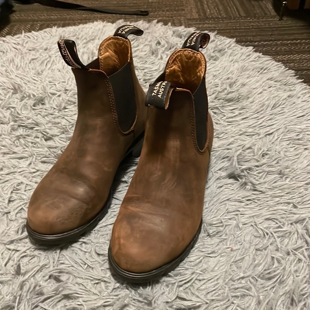 Well loved blundstones